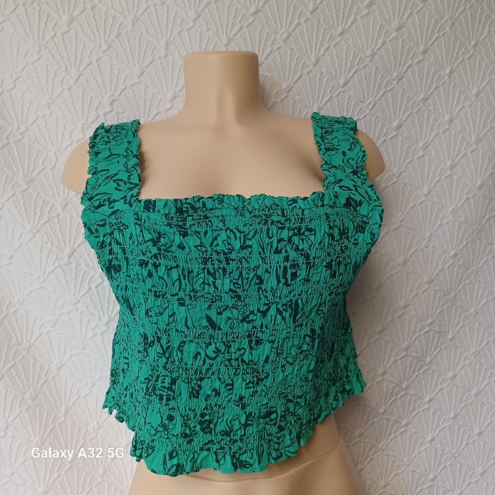 Isabel vy Ingrid+isabel Women  SZ XL Green Floral Smocked Women's Top